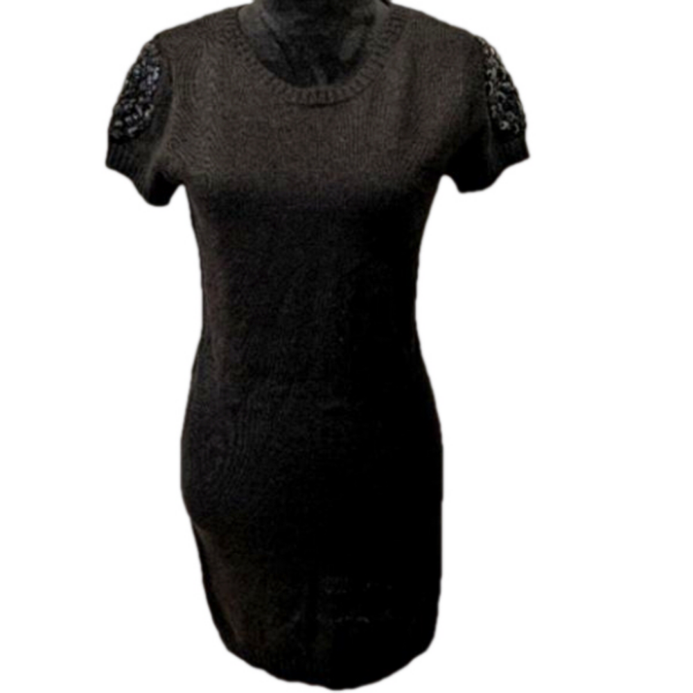 JJ. Authentic simple black knit sweater - dress size Medium.
